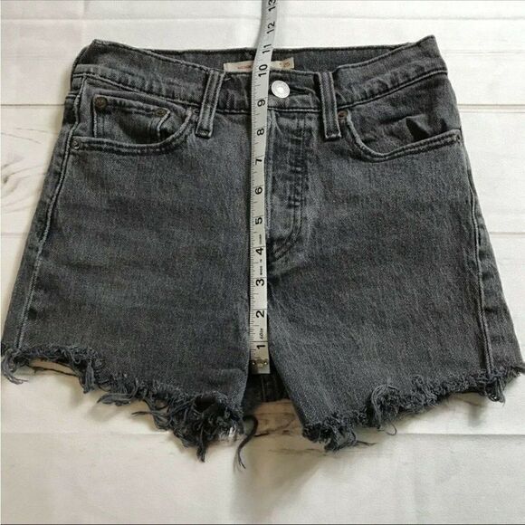 Levi's Hi Rise Black Wedgie Cut Off Shorts - Picture 6 of 11